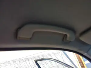 Foto de ASIDERO TECHO DELANTERO IZQUIERDO MERCEDES-BENZ CLASE E (BM 210) BERLINA 3.0 Turbodiesel CAT (177 CV / 130 KW)