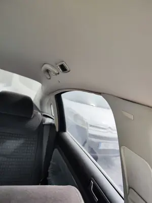 Foto de ASIDERO TECHO TRASERO IZQUIERDO VOLKSWAGEN PASSAT BERLINA (3B3) 1.9 TDI (131 CV / 96 KW) referencia 3B0857607C FKZ