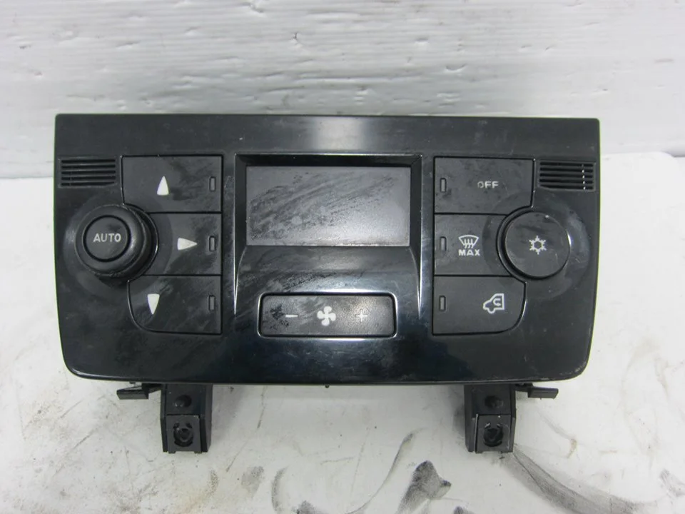 Foto de MANDO CLIMATIZADOR FIAT DUCATO 3 CAMIÓN/VOLQUETE 33 (290) 2.3 Turbodiesel Multijet (178 CV / 131 KW) referencia 735535097