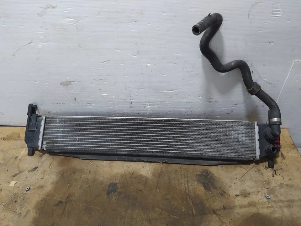 Foto de INTERCOOLER VOLKSWAGEN GOLF VII BERLINA (BQ1/BE2) 1.6 TDI (116 CV / 85 KW) referencia 5Q0121251EL