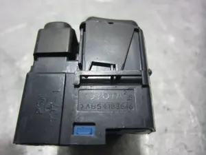 Foto de MANDO RETROVISOR TOYOTA AVENSIS CROSS SPORT (T27) 1.8 16V CAT (147 CV / 108 KW) referencia ABS183646 foto 4
