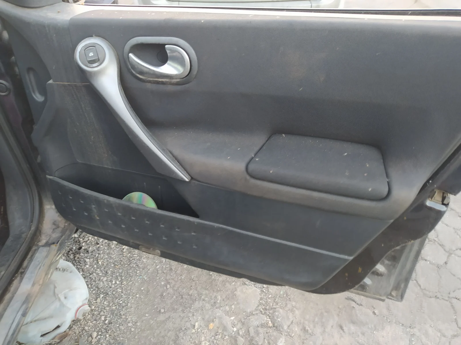 Foto de MANDO ELEVALUNAS DELANTERO DERECHO RENAULT MEGANE II GRANDTOUR 1.9 dCi Diesel FAP (131 CV / 96 KW)