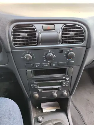 Foto de CONSOLA CENTRAL VOLVO S40 BERLINA 1.9 Diesel CAT (116 CV / 85 KW)