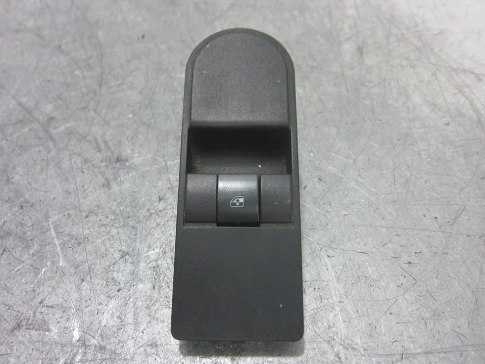 Foto de MANDO ELEVALUNAS DELANTERO DERECHO OPEL ASTRA H BERLINA 1.7 16V CDTI (101 CV / 74 KW) referencia 66032