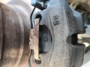Foto de PINZA DE FRENO TRASERA DERECHA BMW SERIE 3 BERLINA (E90) 2.0 16V Diesel (163 CV / 120 KW)