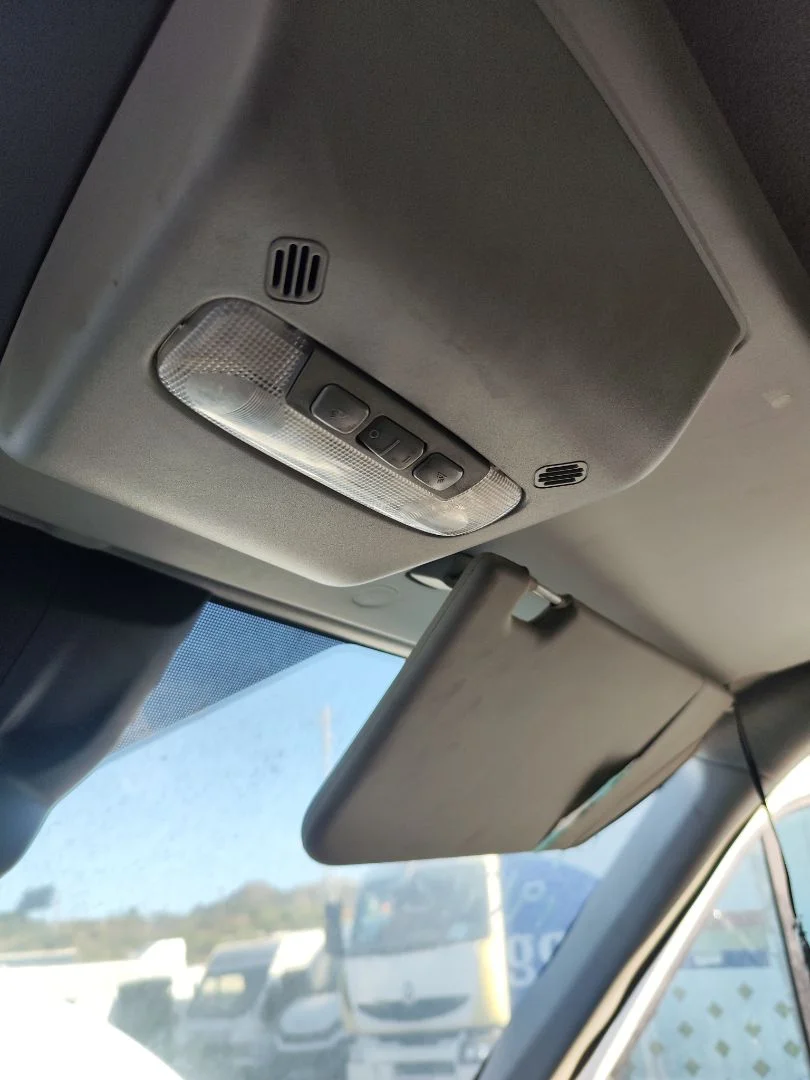 Foto de LUZ INTERIOR FORD TRANSIT CHASIS CABINA (TTG) 2.0 TDCi CAT (170 CV / 125 KW)