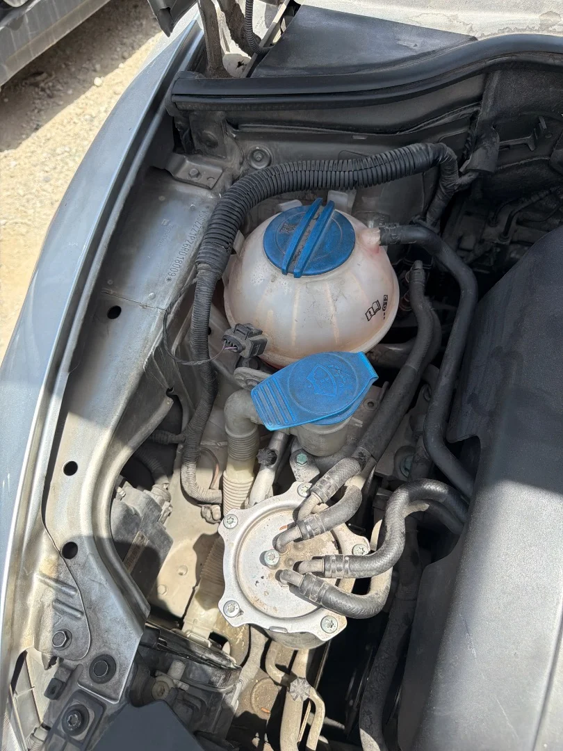 Foto de DEPOSITO LIMPIA SEAT LEON (1P1)