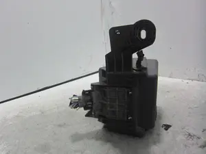 Foto de CAJA RELES / FUSIBLES CITROEN C4 CACTUS 1.2 12V VTi (82 CV / 60 KW) referencia 9671924480 foto 3