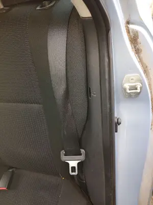 Foto de CINTURON SEGURIDAD TRASERO IZQUIERDO TOYOTA COROLLA (E12) 1.4 16V CAT (97 CV / 71 KW)