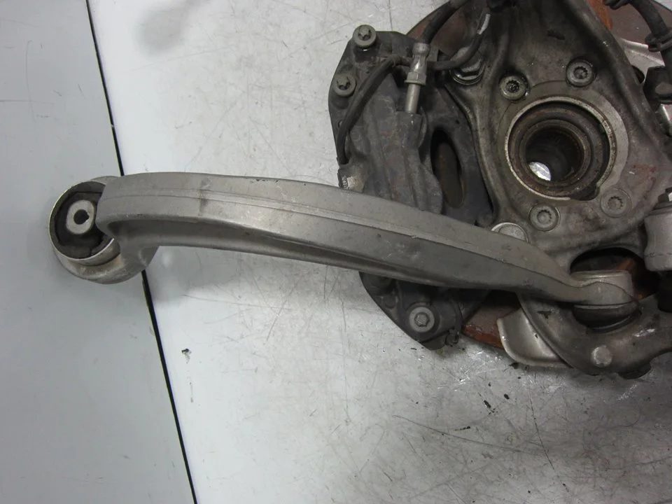 Foto de BRAZO SUSPENSION INFERIOR DELANTERO IZQUIERDO PORSCHE MACAN (95BA) referencia 4G0407695