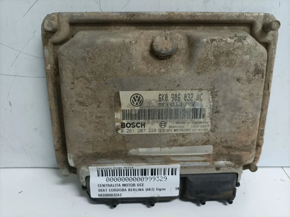 Foto de CENTRALITA MOTOR UCE SEAT CORDOBA BERLINA (6K2) 1.4 16V (75 CV / 55 KW) referencia 6K0906032AC