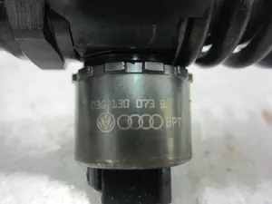 Foto de INYECTOR VOLKSWAGEN GOLF V (1K1)(10.2003) referencia 03G130073B foto 5