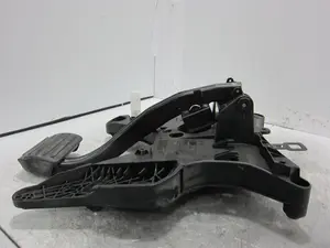 Foto de PEDAL FRENO PORSCHE CAYENNE (TIPO 92A) referencia 7P0723117B foto 5