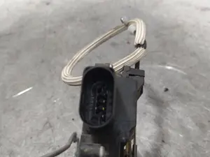 Foto de CERRADURA PUERTA DELANTERA DERECHA AUDI A6 AVANT (4B5) 2.5 V6 24V TDI (150 CV / 110 KW) referencia 4B1837016G foto 3