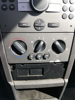 Foto de MANDO CALEFACCION / AIRE ACONDICIONADO OPEL MERIVA 1.7 16V CDTI (101 CV / 74 KW) referencia 13219168