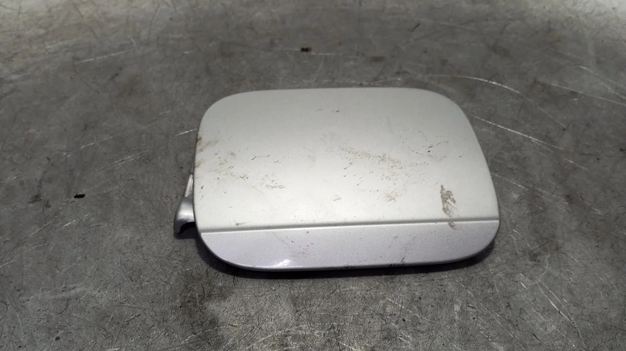 Foto de TAPA EXTERIOR COMBUSTIBLE AUDI A4 AVANT (8E) 1.9 TDI (116 CV / 85 KW) referencia 4E0010376R