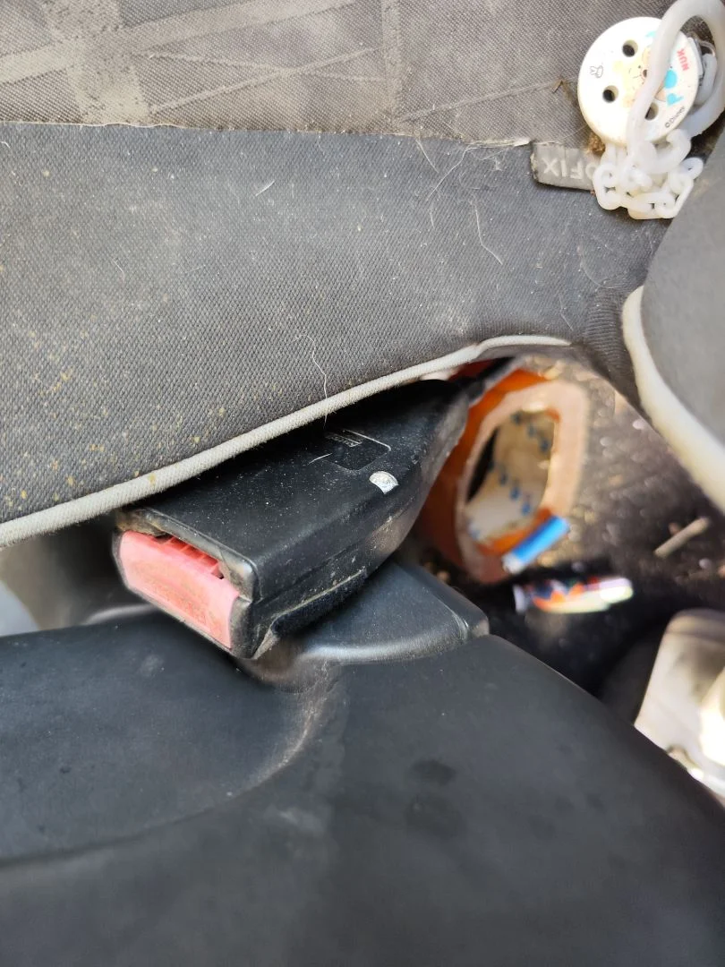 Foto de PRETENSOR AIRBAG DERECHO RENAULT SCENIC II (JM) 1.9 dCi Diesel (120 CV / 88 KW)