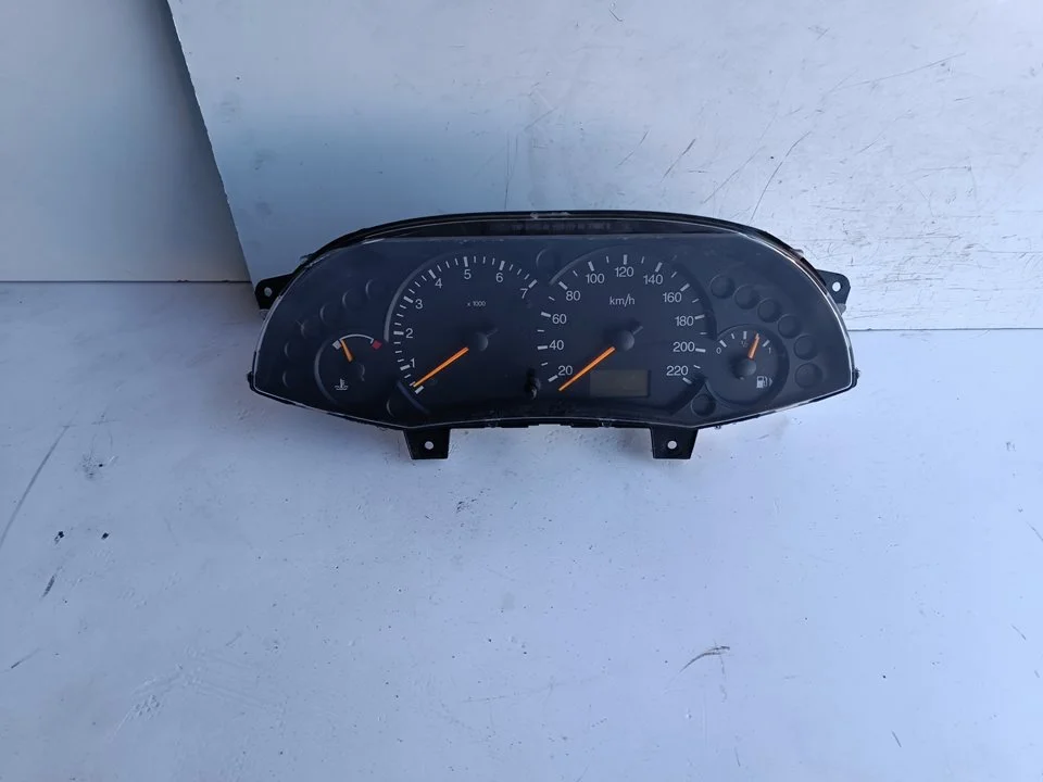 Foto de CUADRO INSTRUMENTOS FORD FOCUS BERLINA (CAK) referencia 98AP10841BC