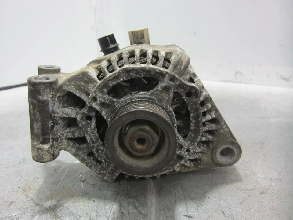 Foto de ALTERNADOR FORD FOCUS BERLINA (CAK) 1.6 16V CAT (101 CV / 74 KW) referencia 98AB10300GK