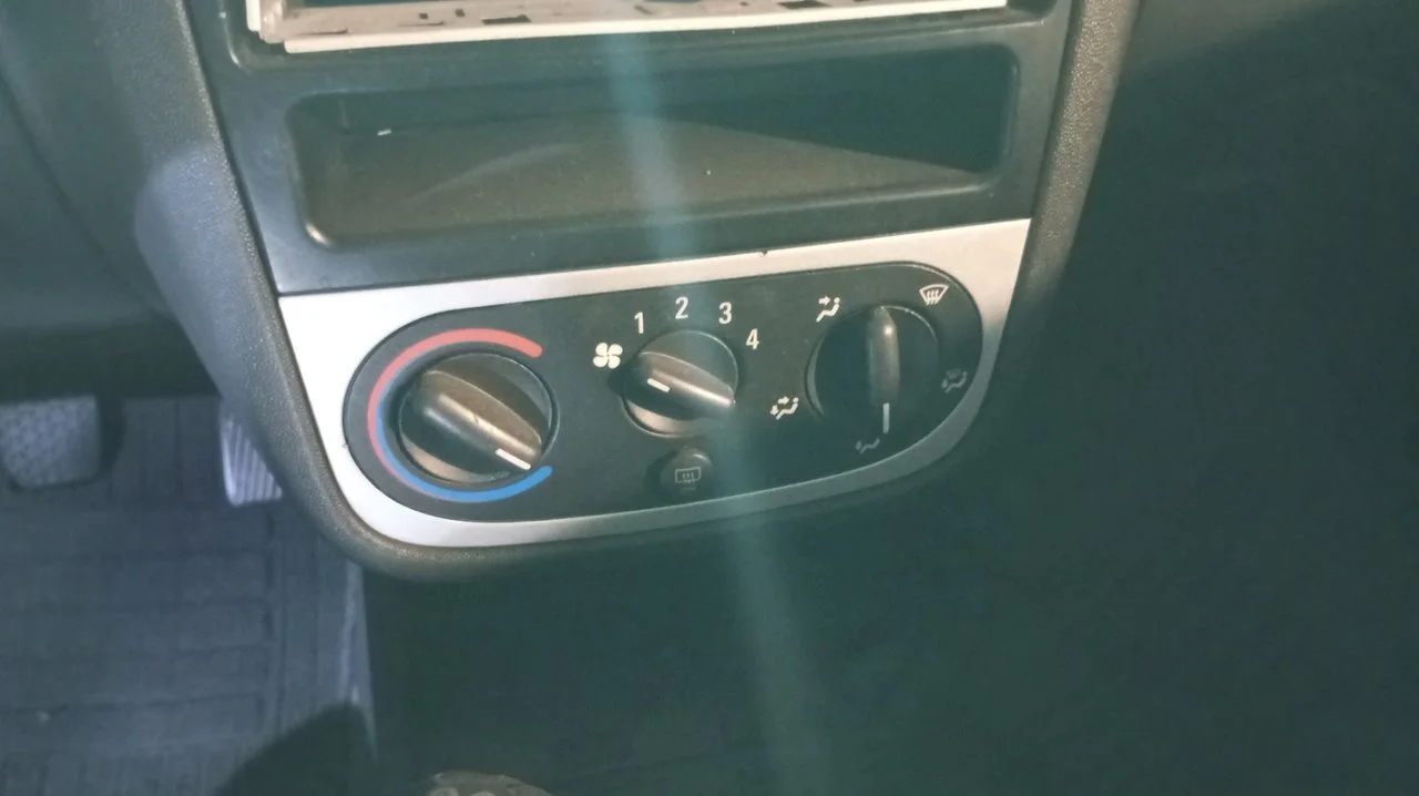 Foto de MANDO CALEFACCION / AIRE ACONDICIONADO OPEL CORSA C 1.2 16V CAT (Z 12 XE / LW4) (75 CV / 55 KW) referencia 9196202