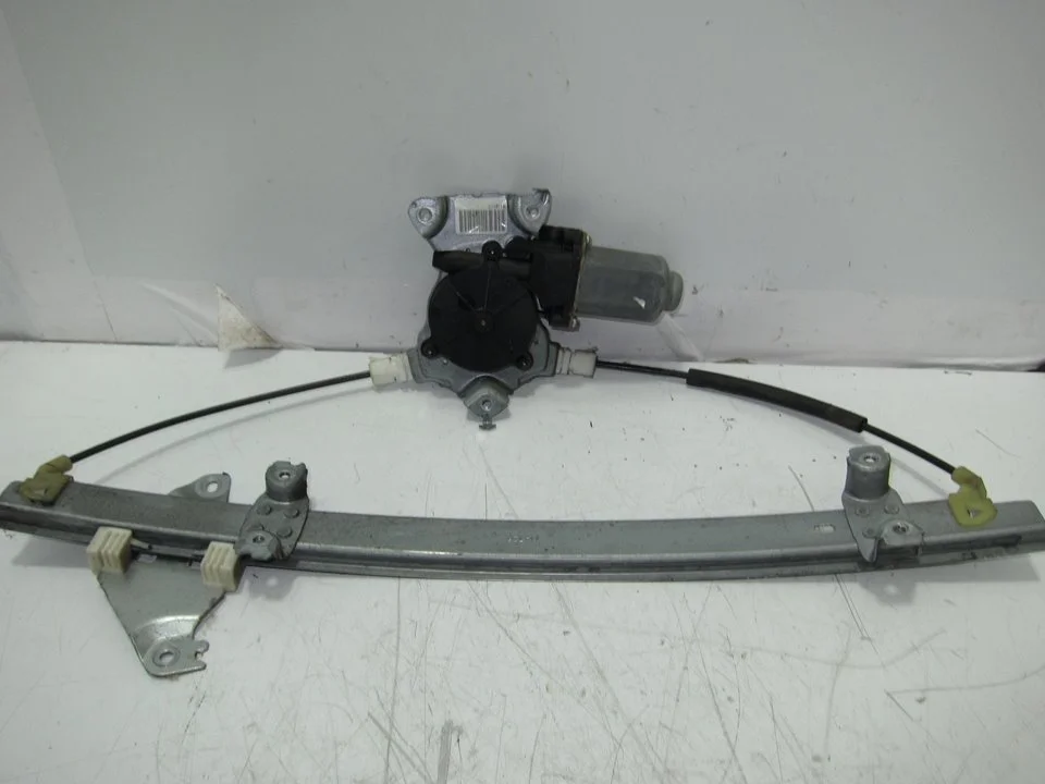 Foto de ELEVALUNAS DELANTERO DERECHO NISSAN ALMERA (N16/E) 1.8 16V CAT (116 CV / 85 KW) referencia 400600