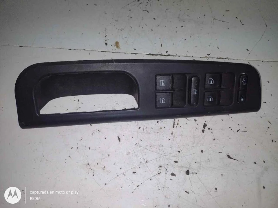 Foto de MANDO ELEVALUNAS DELANTERO IZQUIERDO VOLKSWAGEN PASSAT BERLINA (3B3) 1.9 TDI (131 CV / 96 KW) referencia 1J4959857B