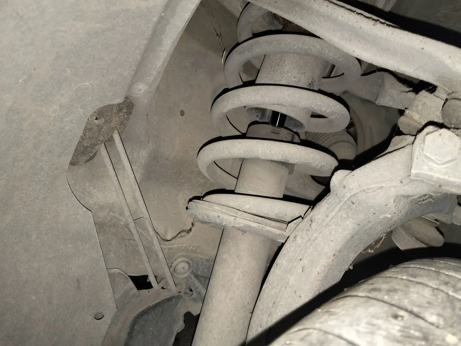 Foto de AMORTIGUADOR DELANTERO IZQUIERDO AUDI A4 BERLINA (8E)