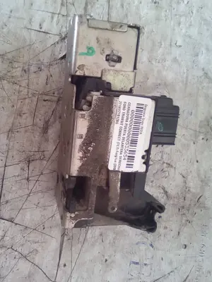 Foto de CERRADURA PUERTA DELANTERA DERECHA FORD TRANSIT CONNECT (TC7) 1.8 TDCi CAT (90 CV / 66 KW) referencia 2T1AV21812BG foto 3