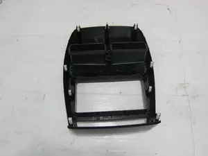 Foto de REJILLA AIREADORA MITSUBISHI ASX (GA0W) 1.6 CAT (117 CV / 86 KW) referencia 8030A15950 foto 3