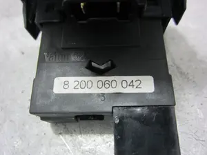 Foto de MANDO REGULACION FAROS RENAULT CLIO III 1.5 dCi Diesel (68 CV / 50 KW) referencia 8200060042 foto 3