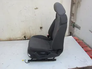 Foto de JUEGO ASIENTOS COMPLETO SEAT LEON (1P1) 1.6 TDI (105 CV / 77 KW) referencia 1K4881105 foto 12