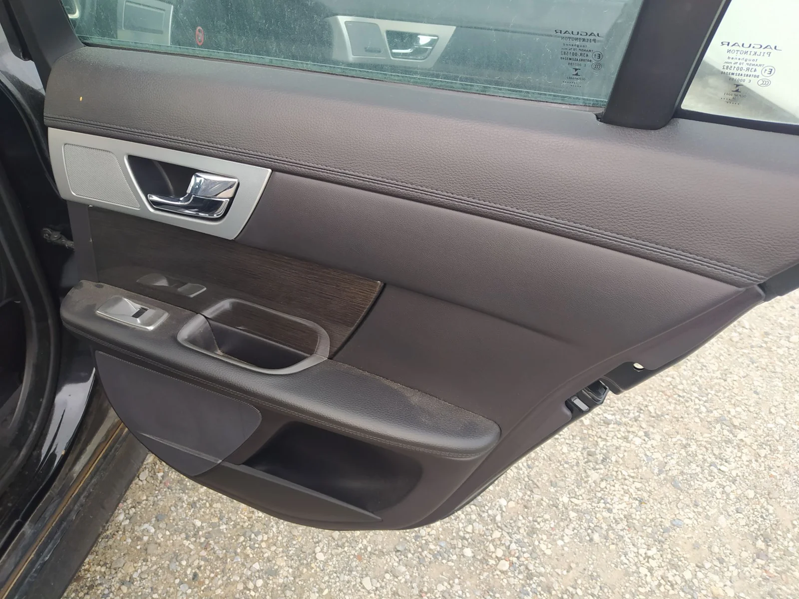 Foto de MANETA INTERIOR TRASERA DERECHA JAGUAR XF 3.0 V6 Diesel CAT (241 CV / 177 KW) referencia C2Z 30631