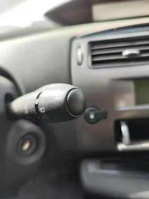 Foto de MANDO MULTIFUNCION CITROEN C4 BERLINA 1.6 16V HDi (90 CV / 66 KW) foto 4