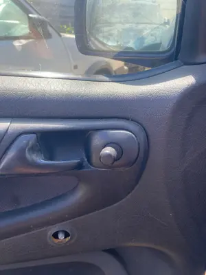 Foto de MANDO RETROVISOR VOLKSWAGEN POLO III (6N1) 1.4  (60 CV / 44 KW)