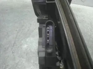 Foto de CERRADURA PUERTA TRASERA IZQUIERDA FORD FOCUS BERLINA (CEW) 1.0 EcoBoost CAT (125 CV / 92 KW) referencia BM5AA26413AH foto 6