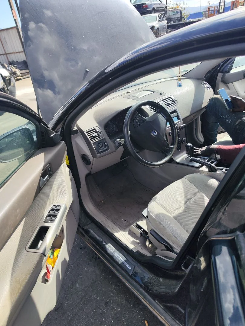 Foto de GOMAS CONTORNO PUERTA VOLVO V50 FAMILIAR 2.0 Diesel CAT (136 CV / 100 KW) referencia 30799639