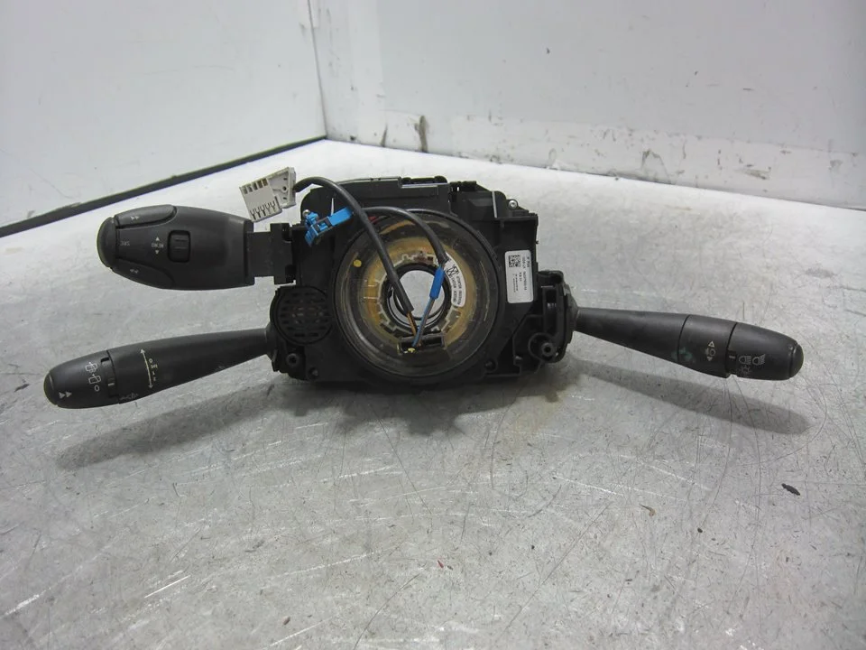 Foto de MANDO MULTIFUNCION CITROEN C3 1.4 (73 CV / 54 KW) referencia 96667323XT