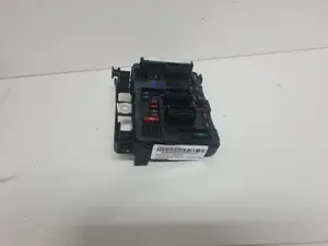 Foto de CAJA RELES / FUSIBLES CITROEN XSARA PICASSO referencia U118470003L