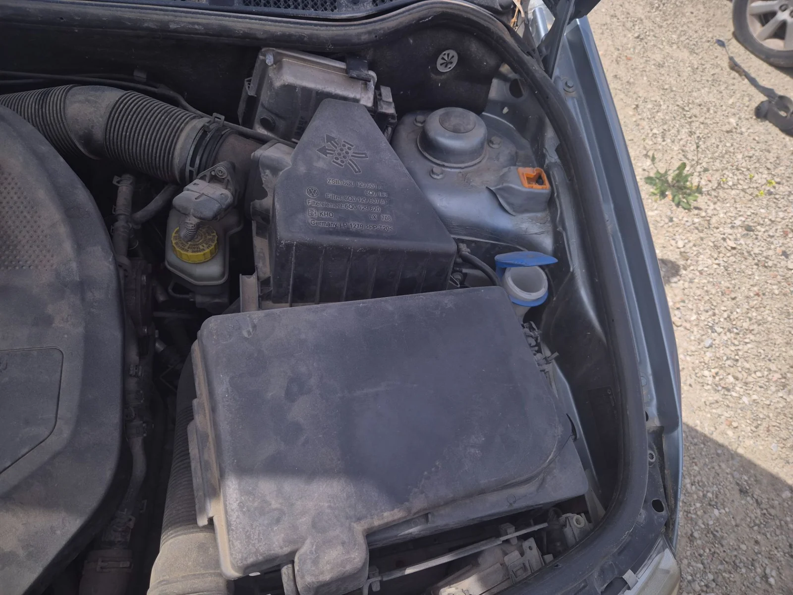 Foto de CAJA FILTRO AIRE SKODA FABIA COMBI (6Y5) 1.9 TDI (101 CV / 74 KW) referencia 6Q0129607AR