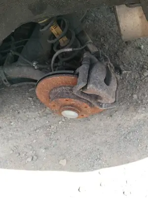 Foto de PINZA DE FRENO TRASERA DERECHA RENAULT MEGANE IV BERLINA 5P