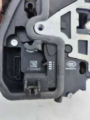 Foto de CERRADURA PUERTA DELANTERA DERECHA BMW SERIE 3 BERLINA (E90) 2.0 Turbodiesel CAT (143 CV / 105 KW) referencia 51227060296 foto 3
