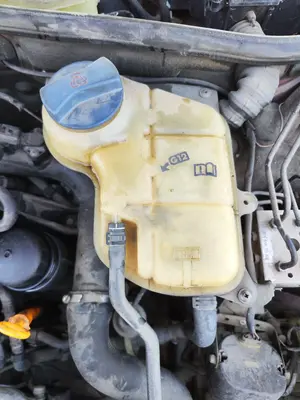 Foto de DEPOSITO EXPANSION VOLKSWAGEN PASSAT BERLINA (3B2) 1.9 TDI (116 CV / 85 KW) referencia 8D0121403L