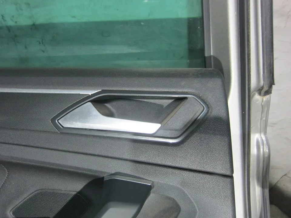 Foto de MANETA INTERIOR TRASERA IZQUIERDA VOLKSWAGEN TIGUAN (AD1) 2.0 TDI DPF (239 CV / 176 KW) referencia 5N2837113