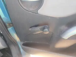 Foto de MANETA ELEVALUNAS TRASERA DERECHA CITROEN C3 1.4  (73 CV / 54 KW)
