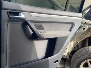 Foto de GUARNECIDO PUERTA TRASERA DERECHA VOLKSWAGEN TOURAN (1T3) 1.6 TDI DPF (105 CV / 77 KW) referencia 1T0867212EMFKZ