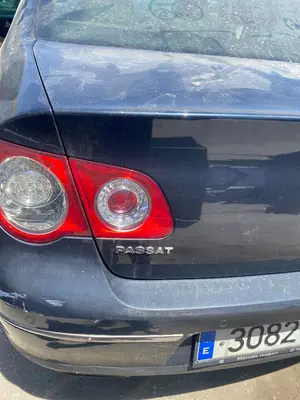 Foto de PILOTO TRASERO IZQUIERDO INTERIOR VOLKSWAGEN PASSAT BERLINA (3C2) 2.0 TDI (140 CV / 103 KW) referencia 3C5945093E