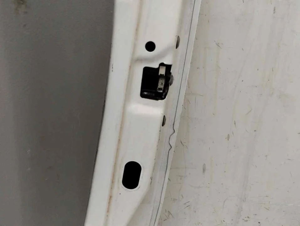 Foto de CERRADURA PUERTA DELANTERA DERECHA PEUGEOT BOXER (333/335) FURGÓN TECHO ELEVADO BAT.4035MM 3.0 HDI FAP CAT (146 CV / 107 KW)