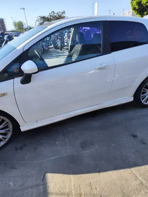 Foto de PUERTA DELANTERA IZQUIERDA FIAT GRANDE PUNTO (199) 1.2 CAT (65 CV / 48 KW) referencia 0051846217 foto 3