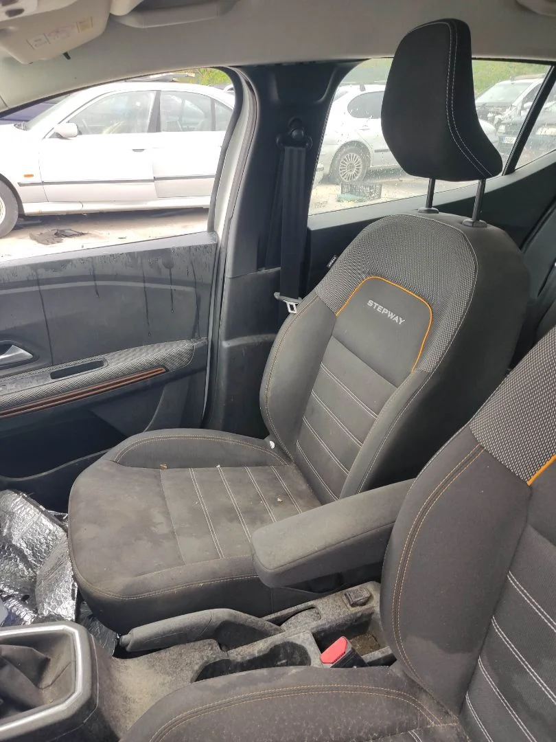 Foto de ASIENTO DELANTERO DERECHO DACIA SANDERO III 1.0 TCE CAT (91 CV / 67 KW) referencia 876202082R