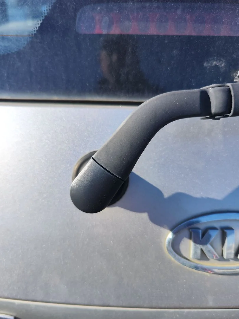 Foto de MOTOR LIMPIA TRASERO KIA CARENS (RS) 1.8 16V CAT (126 CV / 93 KW)